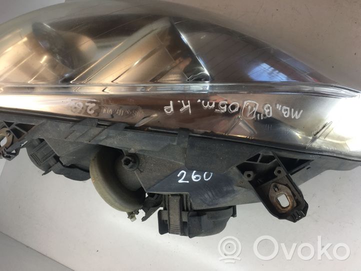 Mercedes-Benz B W245 Lampa przednia 0301220201