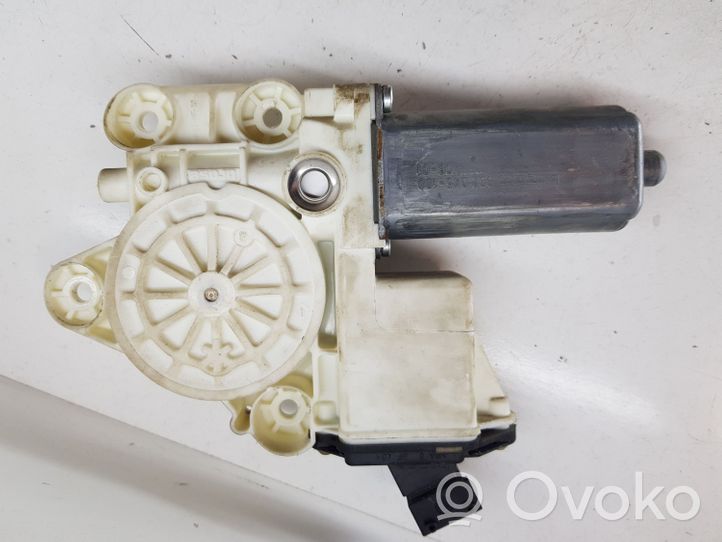 Toyota Corolla E120 E130 Rear door window regulator motor 6983002100