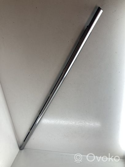 Hyundai i40 Rear door glass trim molding 