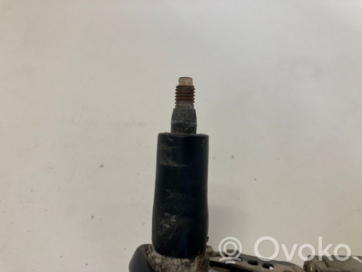 Volvo V70 Moteur d'essuie-glace arrière 0390201558