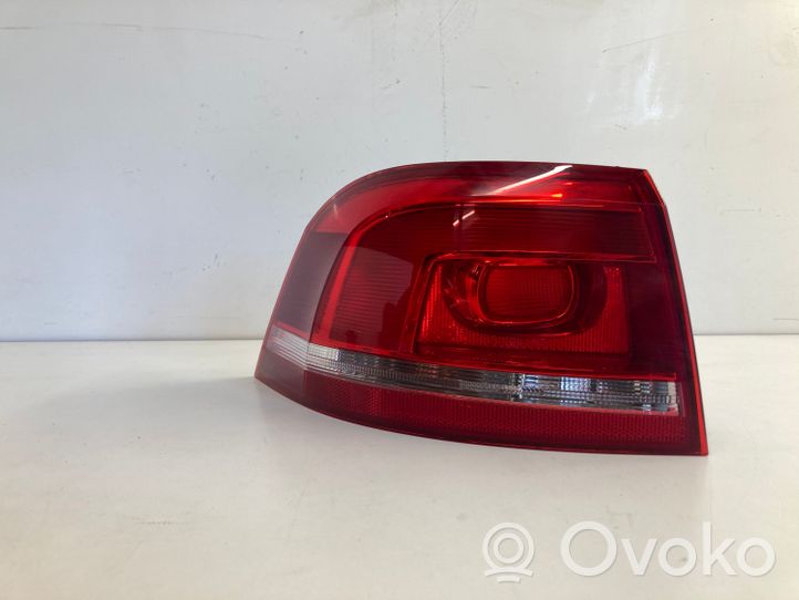 Volkswagen PASSAT B7 Lampa tylna 3F945095E