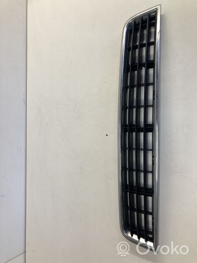 Audi A4 Allroad Grille inférieure de pare-chocs avant 8E0807647