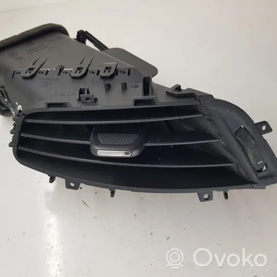 Opel Zafira C Rejilla de ventilación central del panel 13427381