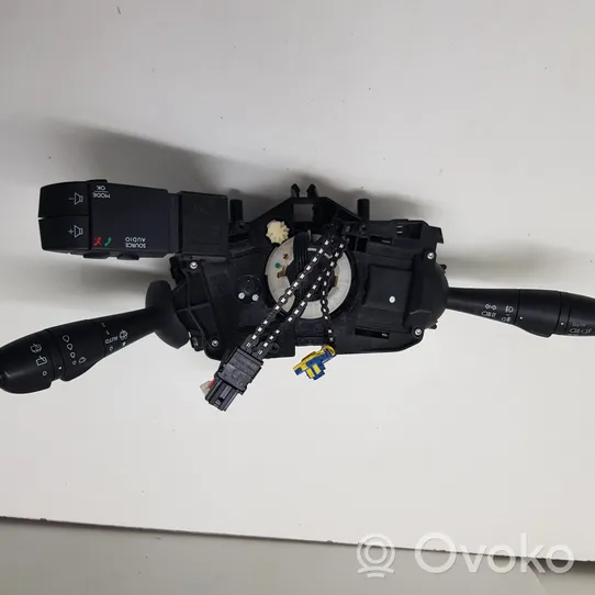 Renault Captur Leva/interruttore dell’indicatore di direzione e tergicristallo 255675887R