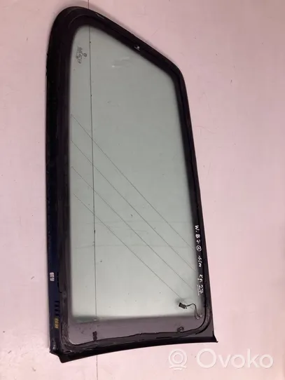 Volkswagen PASSAT B7 Rear side window/glass 43R000261