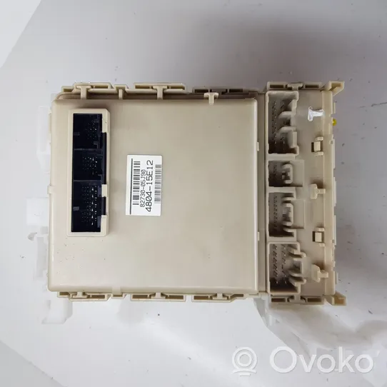 Toyota Avensis T270 Module de fusibles 8273005J90