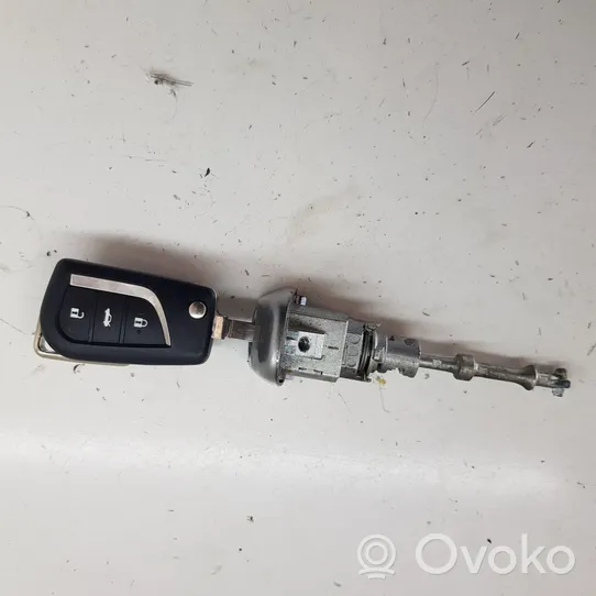 Toyota Avensis T270 Wkładka zamka drzwi przednich N05042522