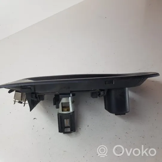 Volkswagen Sharan Wewnętrzna lampka bagażnika 7N0867748