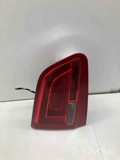 Volkswagen Sharan Lampy tylnej klapy bagażnika 7N0945093J