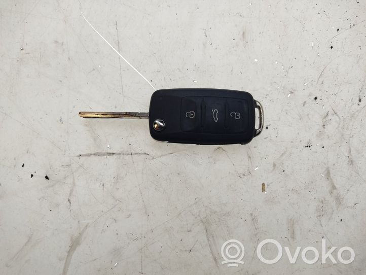 Volkswagen Golf VI Užvedimo raktas (raktelis)/ kortelė 5K0837202