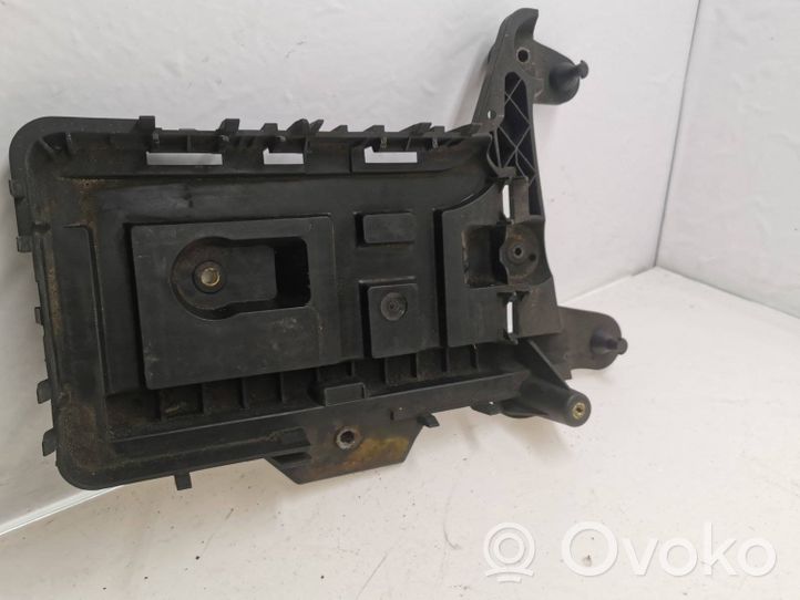 Volkswagen Tiguan Vassoio scatola della batteria 1K0915333