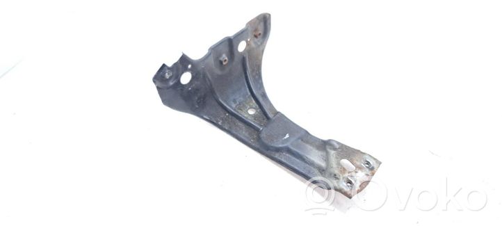 Volkswagen PASSAT CC Supporto di montaggio del parafango 3C8821142