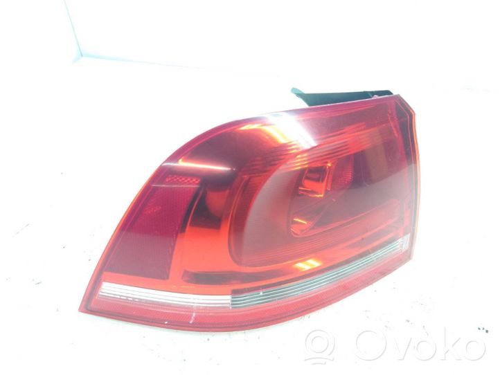 Volkswagen Touareg II Lampa tylna 7P6945095D