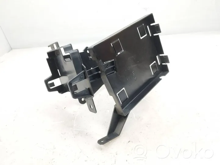 Volkswagen Touareg II Altro elemento di rivestimento bagagliaio/baule 7P0907333