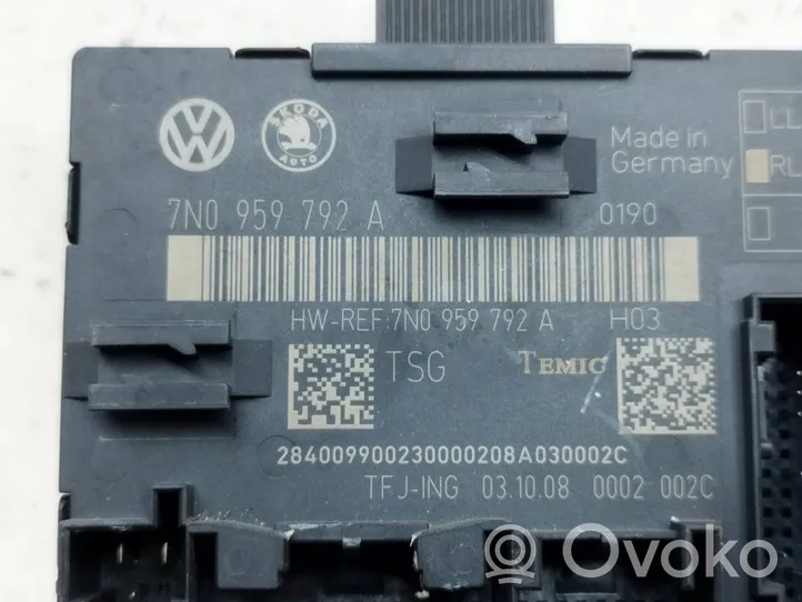 Skoda Superb B6 (3T) Oven ohjainlaite/moduuli 7N0959792A