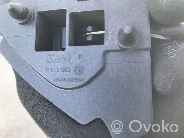 Citroen C4 I Poignée, déverrouillage du capot moteur 9612082