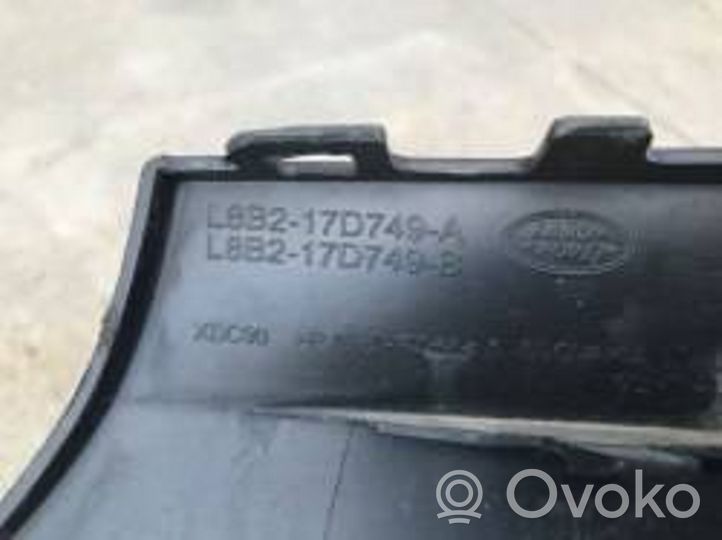 Land Rover Defender Etupuskurin kulmaosan verhoilu  l8b2-17d749-a