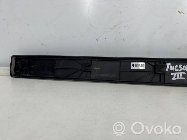 Hyundai Tucson TL Takaoven lista (muoto) 87734-d7000