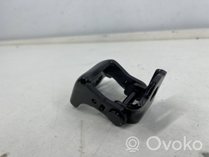 Renault Captur II Cerniera inferiore della portiera anteriore 804007221r