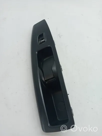 Opel Combo D Front door interior handle 