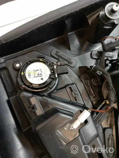 Audi Q3 8U Boczki / Poszycie drzwi przednich 