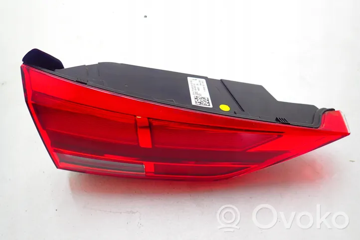 Audi Q3 F3 Lampy tylnej klapy bagażnika 83A945075