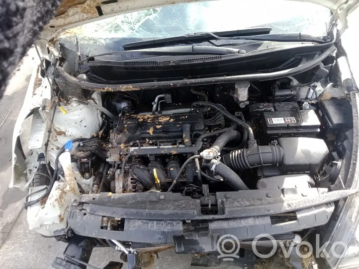 KIA Rio Ilmastointilaitteen kompressorin pumppu (A/C) 