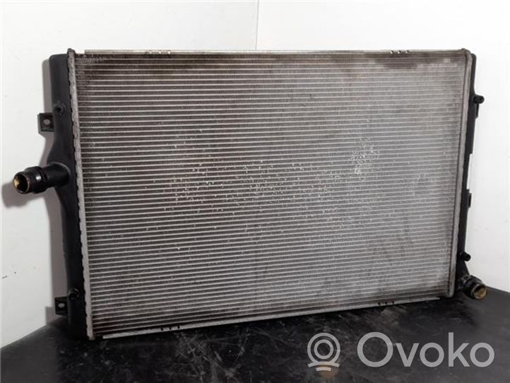 Volkswagen PASSAT CC Dzesēšanas šķidruma radiators 1K0121251DM