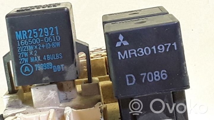 Mitsubishi Galant Module de fusibles MR24316