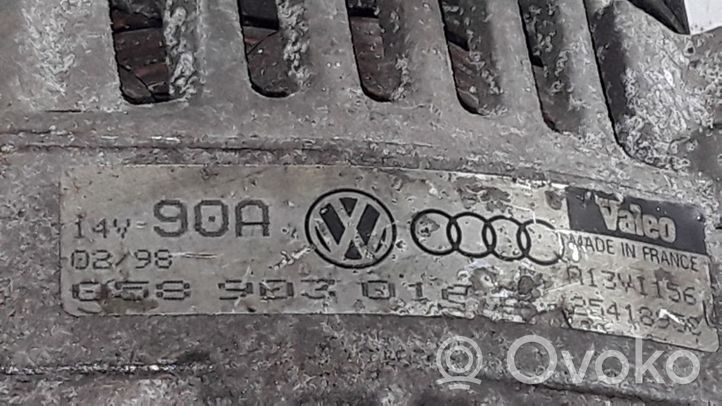 Audi A4 S4 B5 8D Generatorius 058903016E