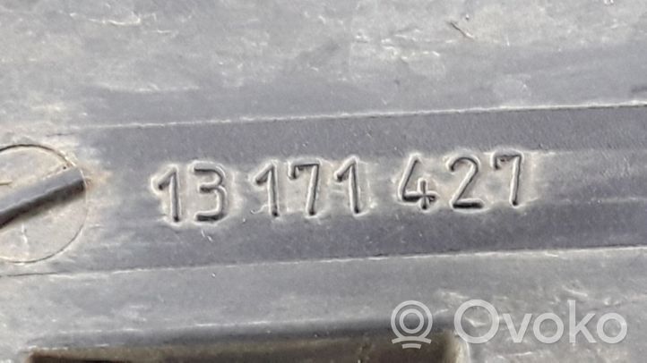Opel Zafira B Ventilatoru komplekts 24467444