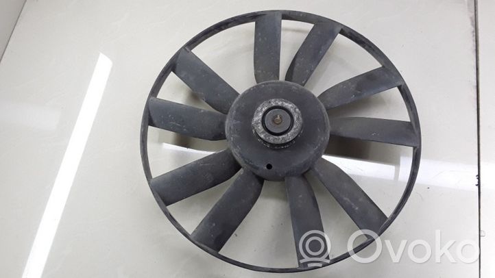 Volkswagen PASSAT B4 Hélice moteur ventilateur 1H0119113