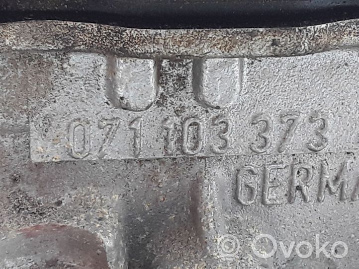 Volkswagen Golf IV Culasse moteur 071103373