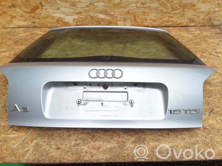 Audi A3 S3 8L Takaluukun/tavaratilan kansi E1143R00137