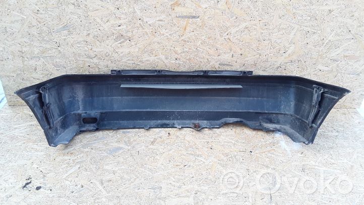 Volkswagen Golf III Support de pare-chocs arrière 1H6807417