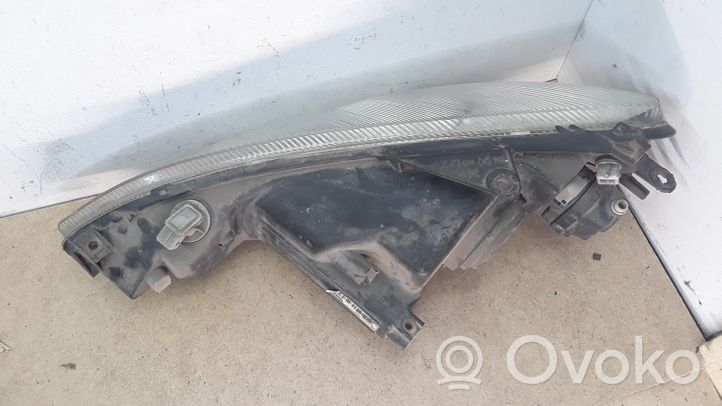 Peugeot 206 Lampa przednia 9640559480