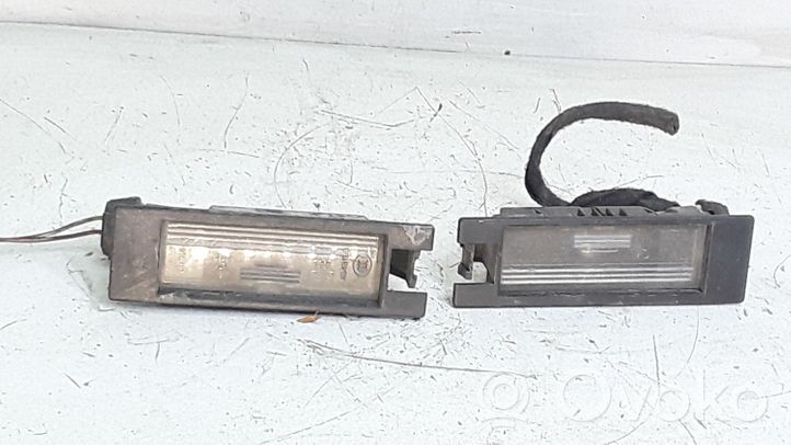 Opel Meriva A Lampa oświetlenia tylnej tablicy rejestracyjnej 09164143