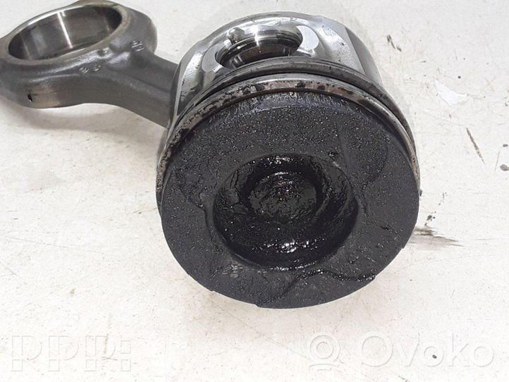 Citroen C4 I Piston with connecting rod 