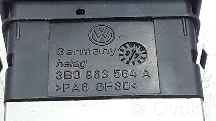 Volkswagen PASSAT B5 Istuimen lämmityksen kytkin 3B0963564A