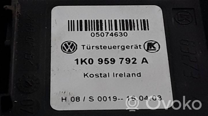 Volkswagen Touran I Etuoven ikkunan nostomoottori 1K0959792A
