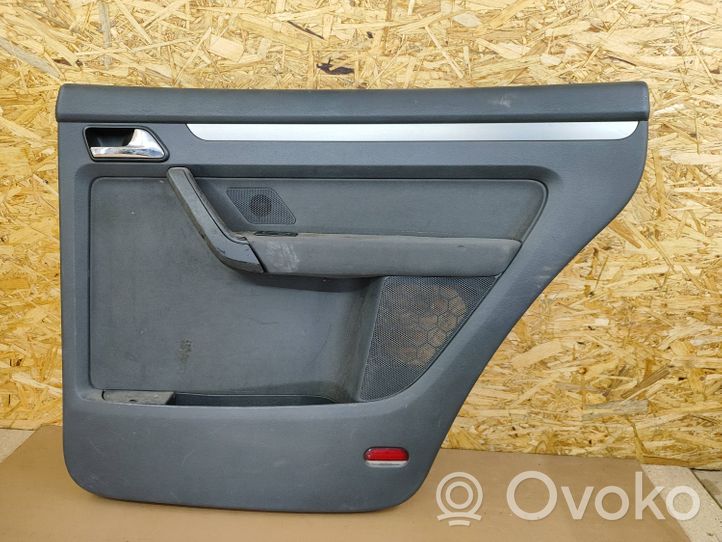 Volkswagen Touran I Garniture panneau de porte arrière 1T0867212