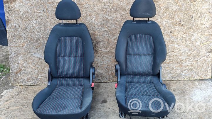 Mitsubishi Colt Seat set 