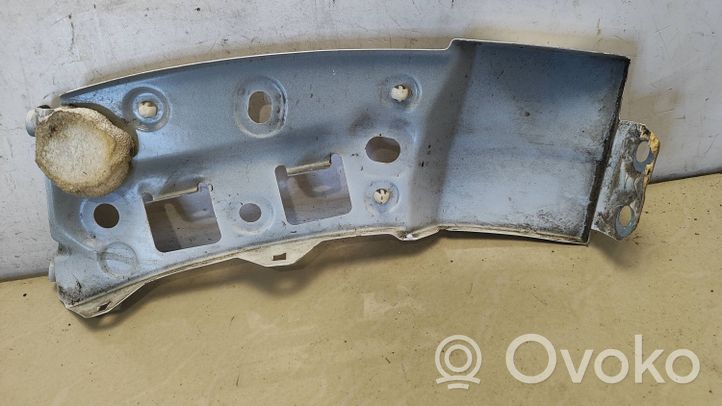 Volkswagen Crafter Supporto di montaggio del parafango 7C0821110