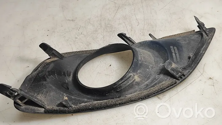 Toyota Avensis T250 Pretmiglas luktura dekoratīvais režģis 5212705030