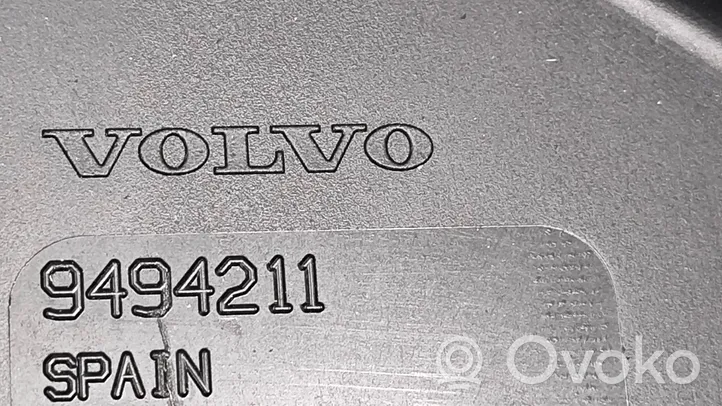 Volvo V70 Boîte à fusibles 9494210