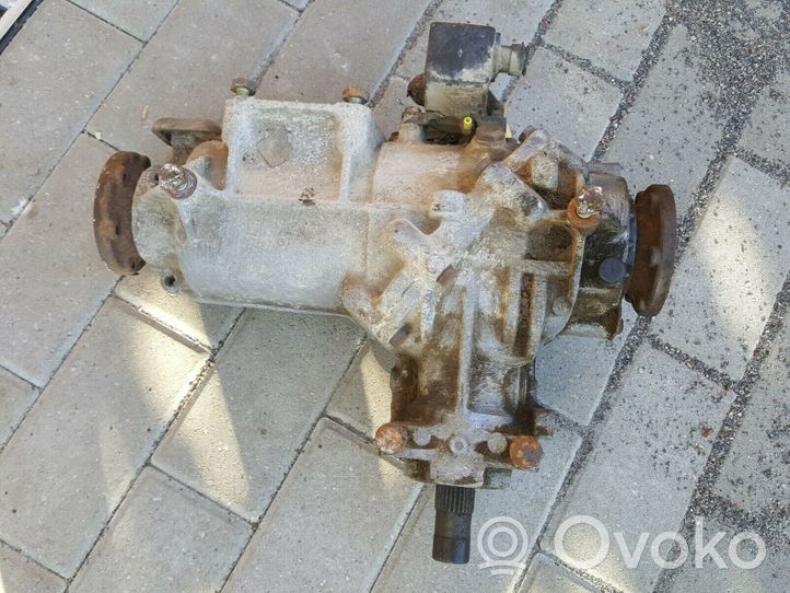 Volkswagen PASSAT B3 Takatasauspyörästö 009525053A