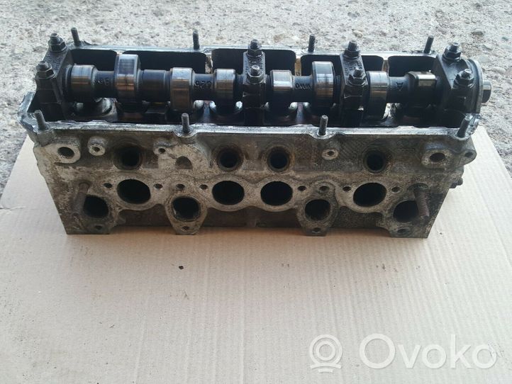 Volkswagen PASSAT B3 Testata motore 037103373A