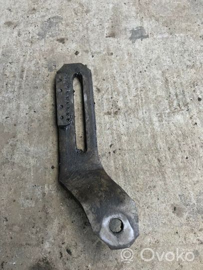 Volkswagen Golf II Generator/alternator bracket 