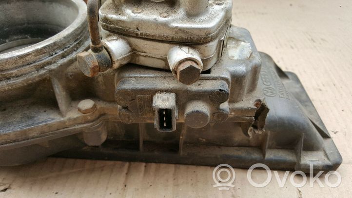 Volkswagen Golf II Injection de carburant 0438101005