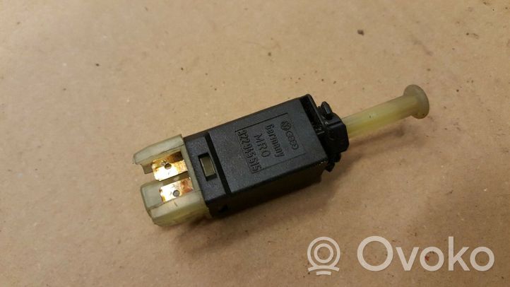 Volkswagen Golf II Brake pedal sensor switch 322945515